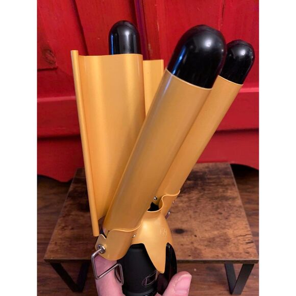 Alure Three Barrel Curling Iron Wand With LCD Temperature Display Used Once - Picture 2 of 3